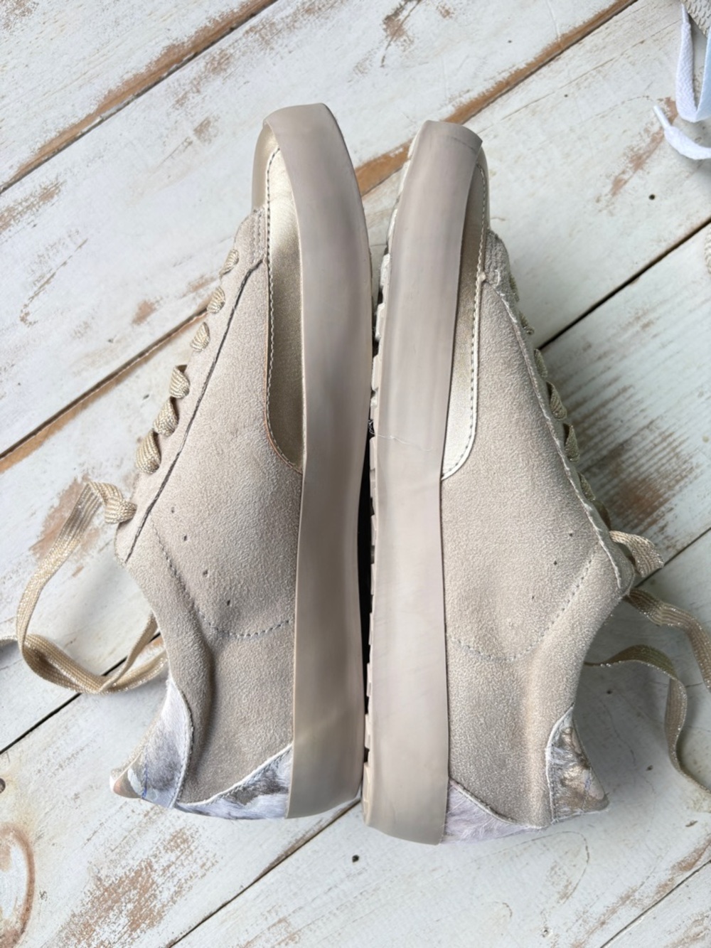 SHU SHOP Reya sneaker gold tone distressed star cowhide sz 8 NWOB - Picture 11 of 15